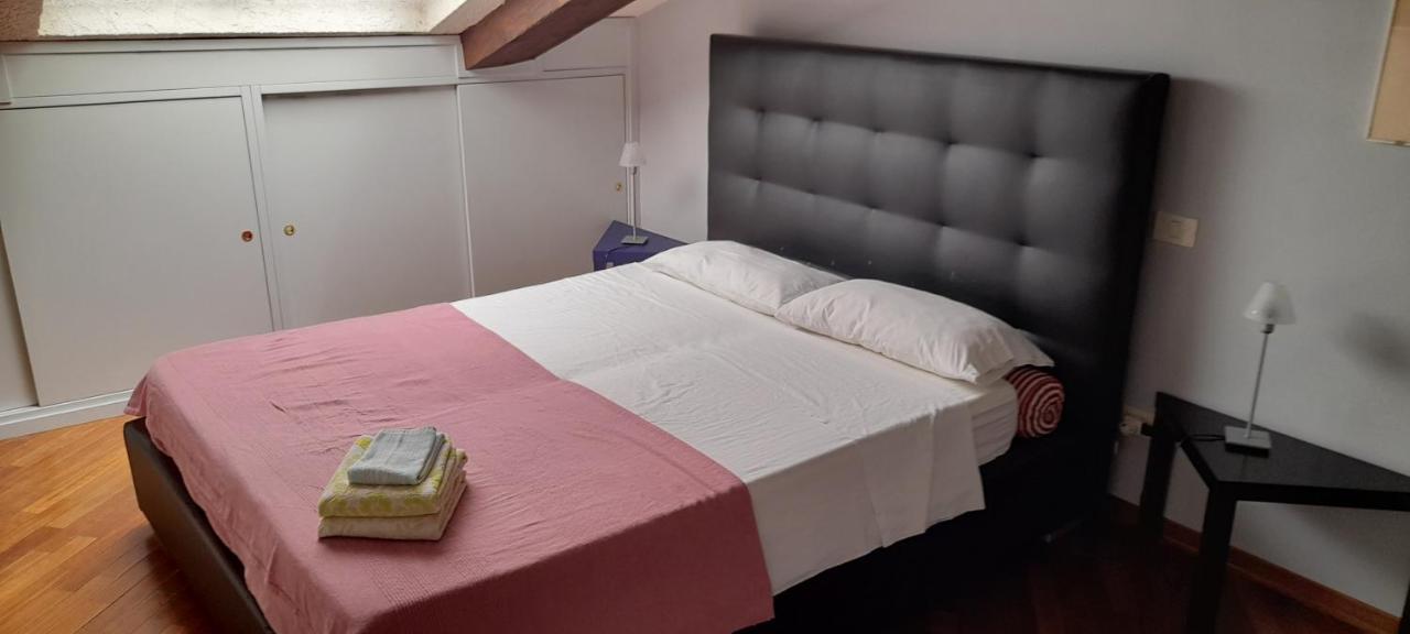 Corte Cavour. Una mansarda nel cuore della città Ravenne Extérieur photo